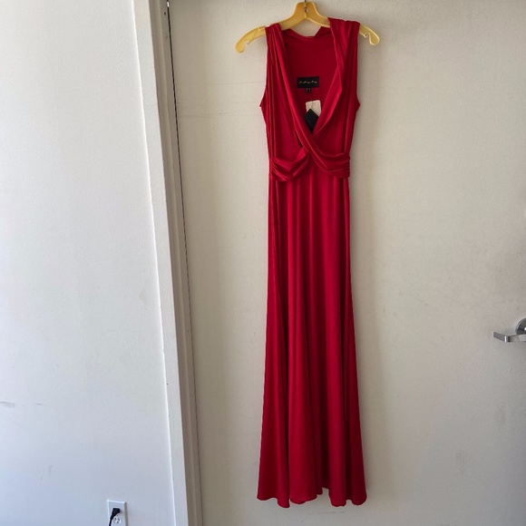 Red Sleeveless Criss Cross Long Dress - Picture 1 of 4